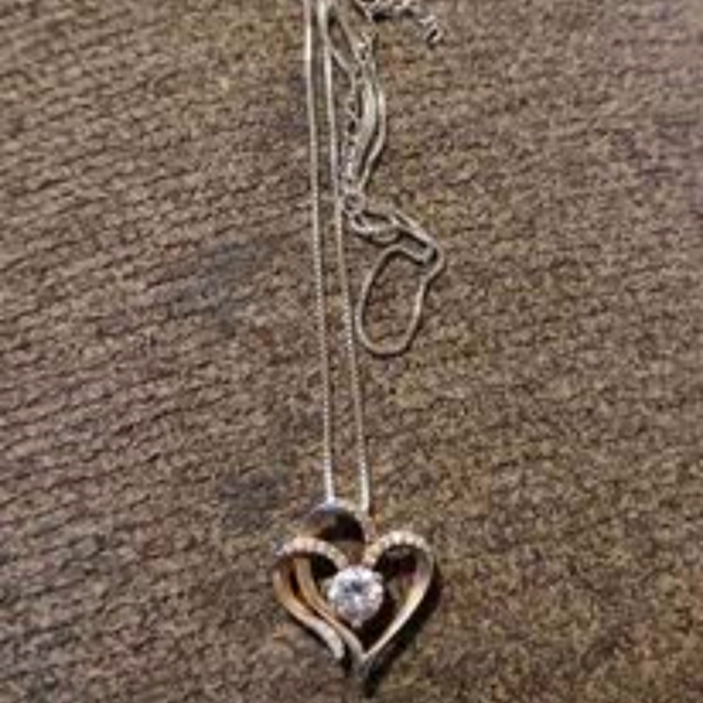 Rose gold heart necklace